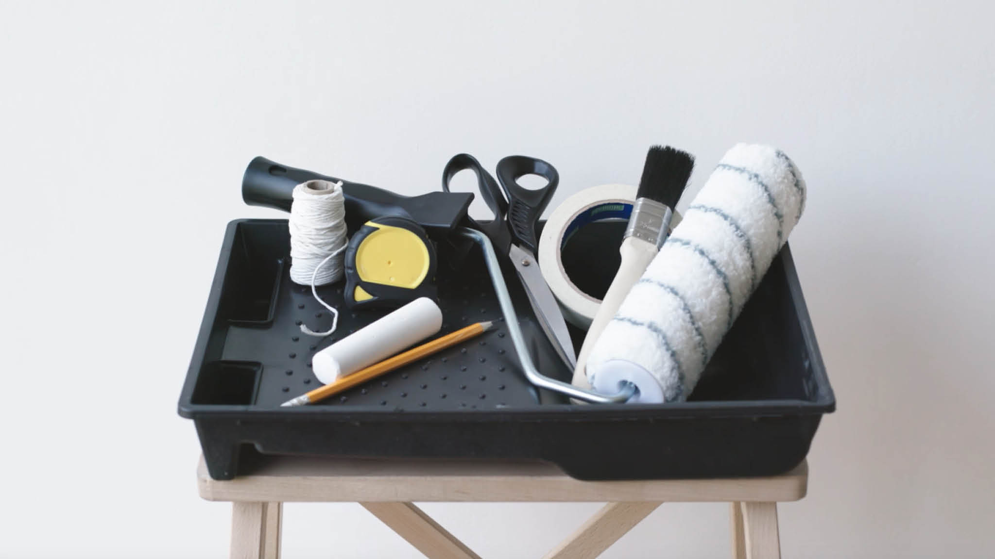 Equipment needed to paint a blurred line 髹刷朦朧線條所需的簡單用具