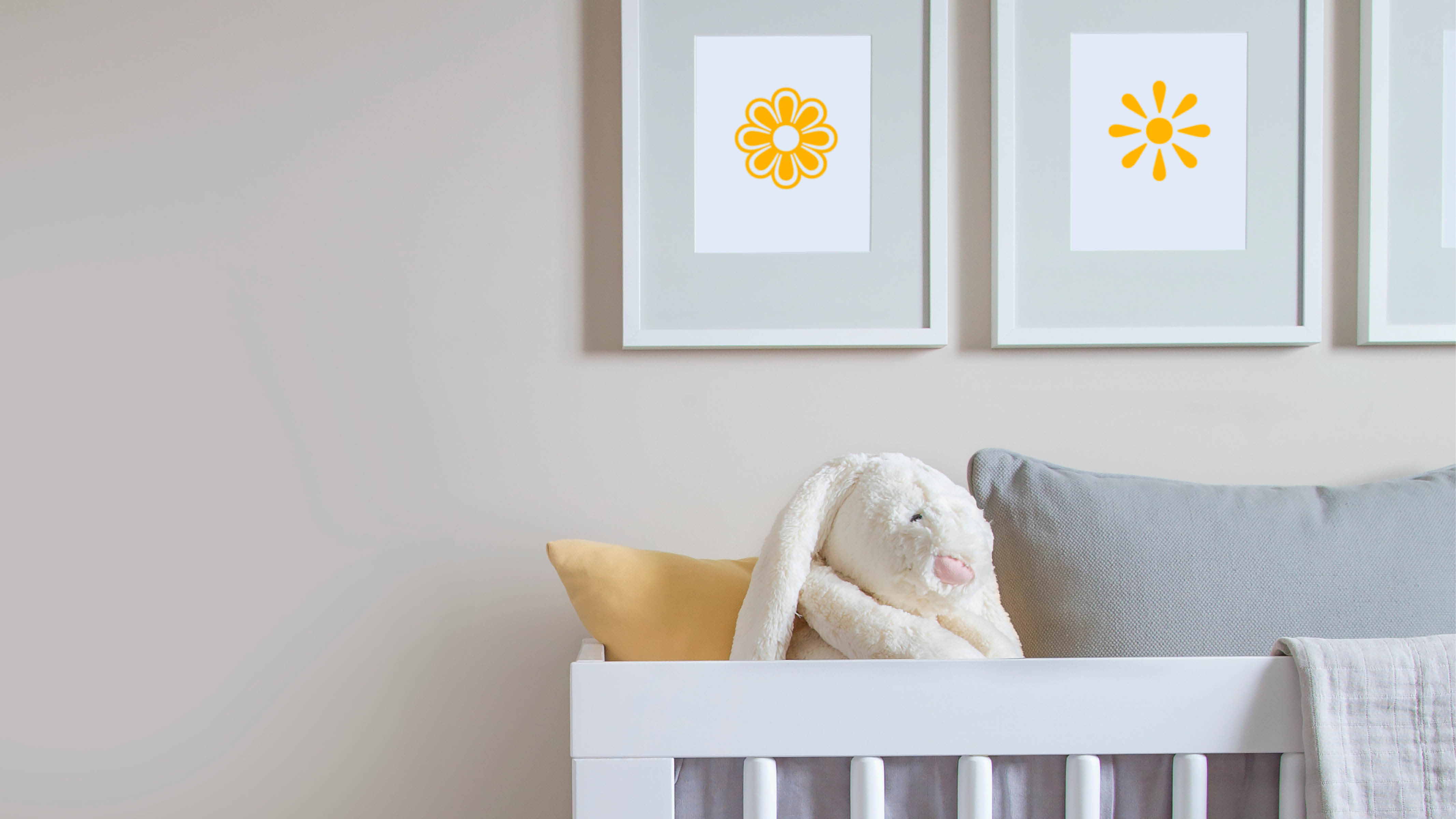 Grey and yellow nursery 灰色和黃色是非常中性的顏色組合,非常適合孩童至青少年的房間。