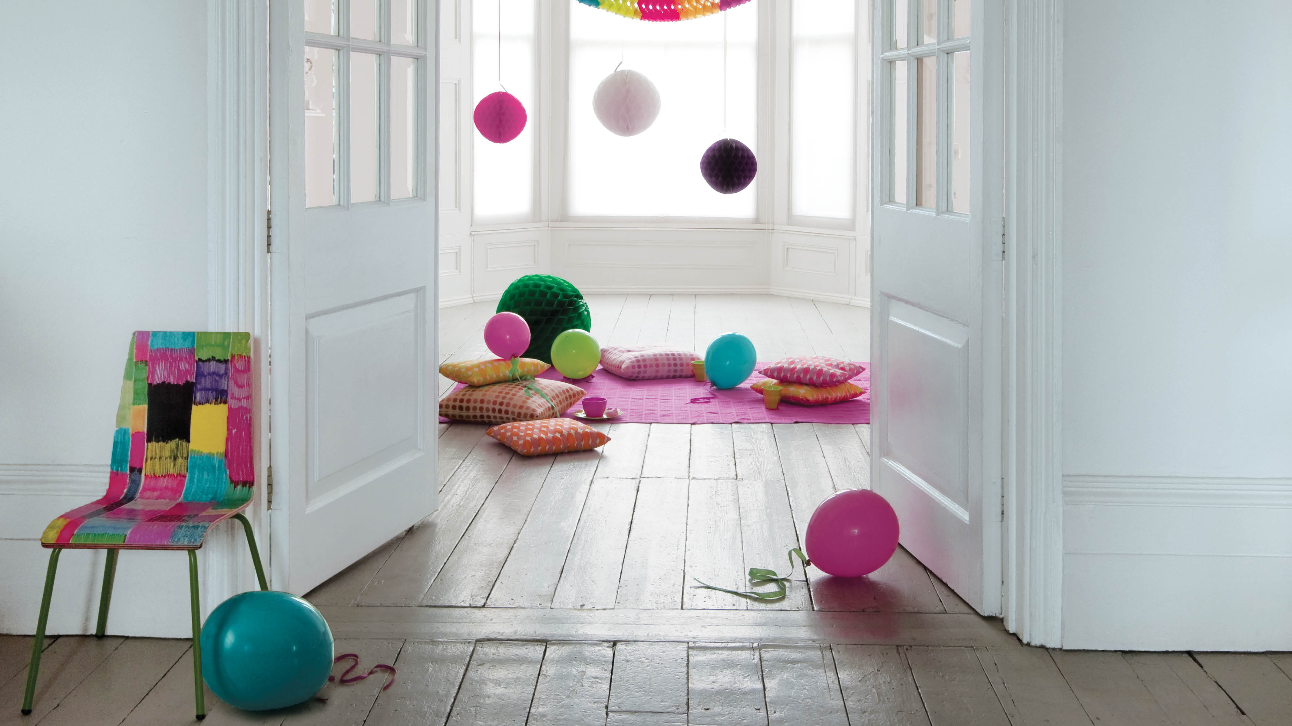 Neutral nursery with colourful accents 取決於使用的份量,粉藍、粉綠、粉黃和粉紅都能渲染富有活力的現代感。