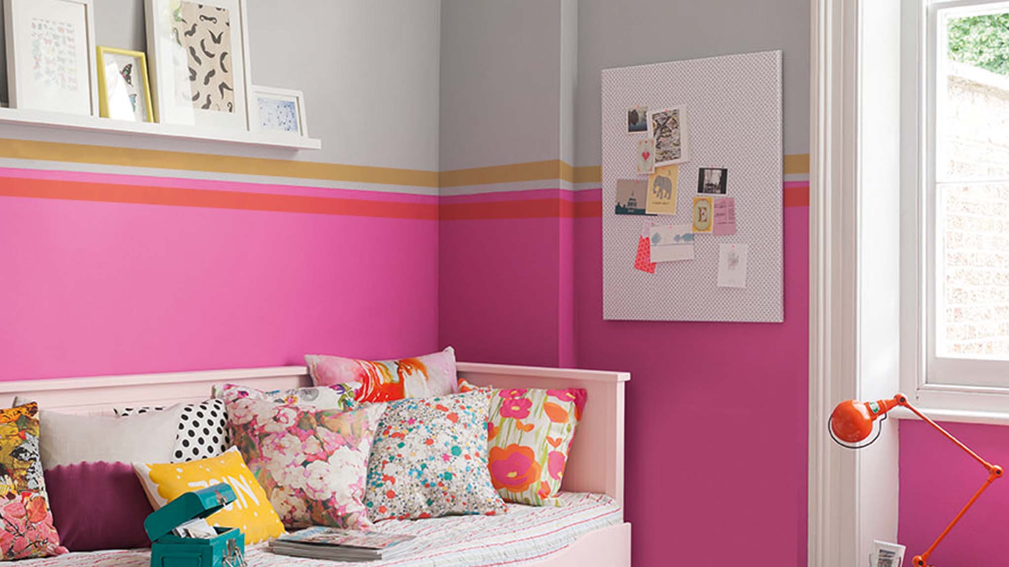 Striped bedroom corner Paint a stripe in the corner of your kid’s bedroom to create a reading nook