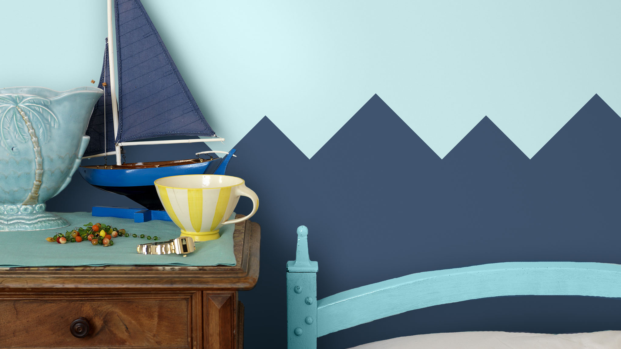 Sea-themed bedroom with geometric shapes Create a sea-themed bedroom for your kid using geometric shapes