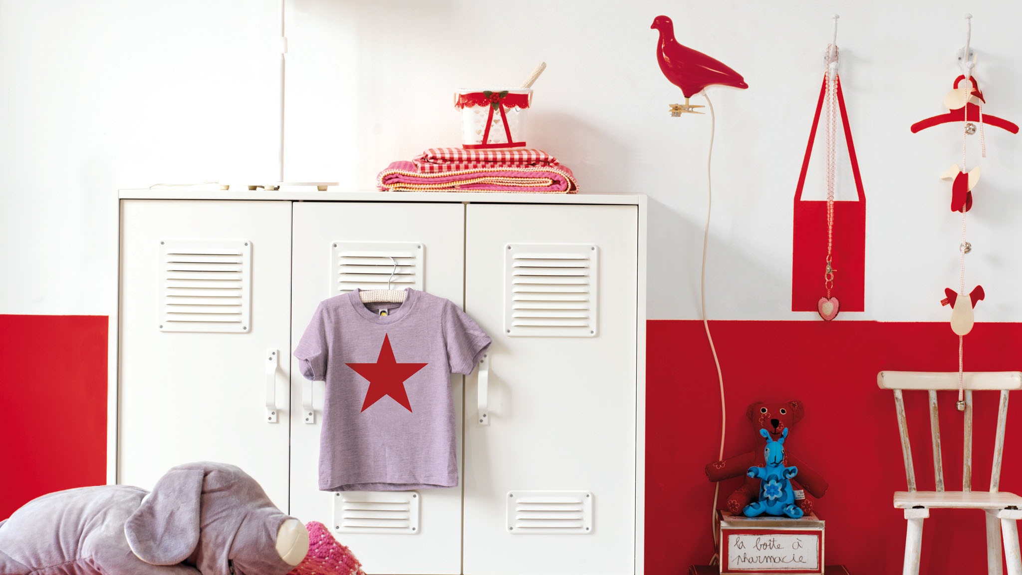 Bold red and white walls Try bold colours in your girl’s bedroom for a stylish new look