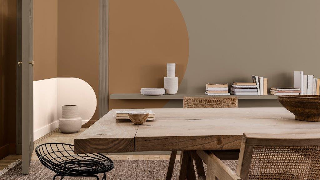 餐廳牆上髹上乳白色和啡色的拱門圖形 Dulux_CF21_ Colour_of_the_year_Timeless_colors_global_3