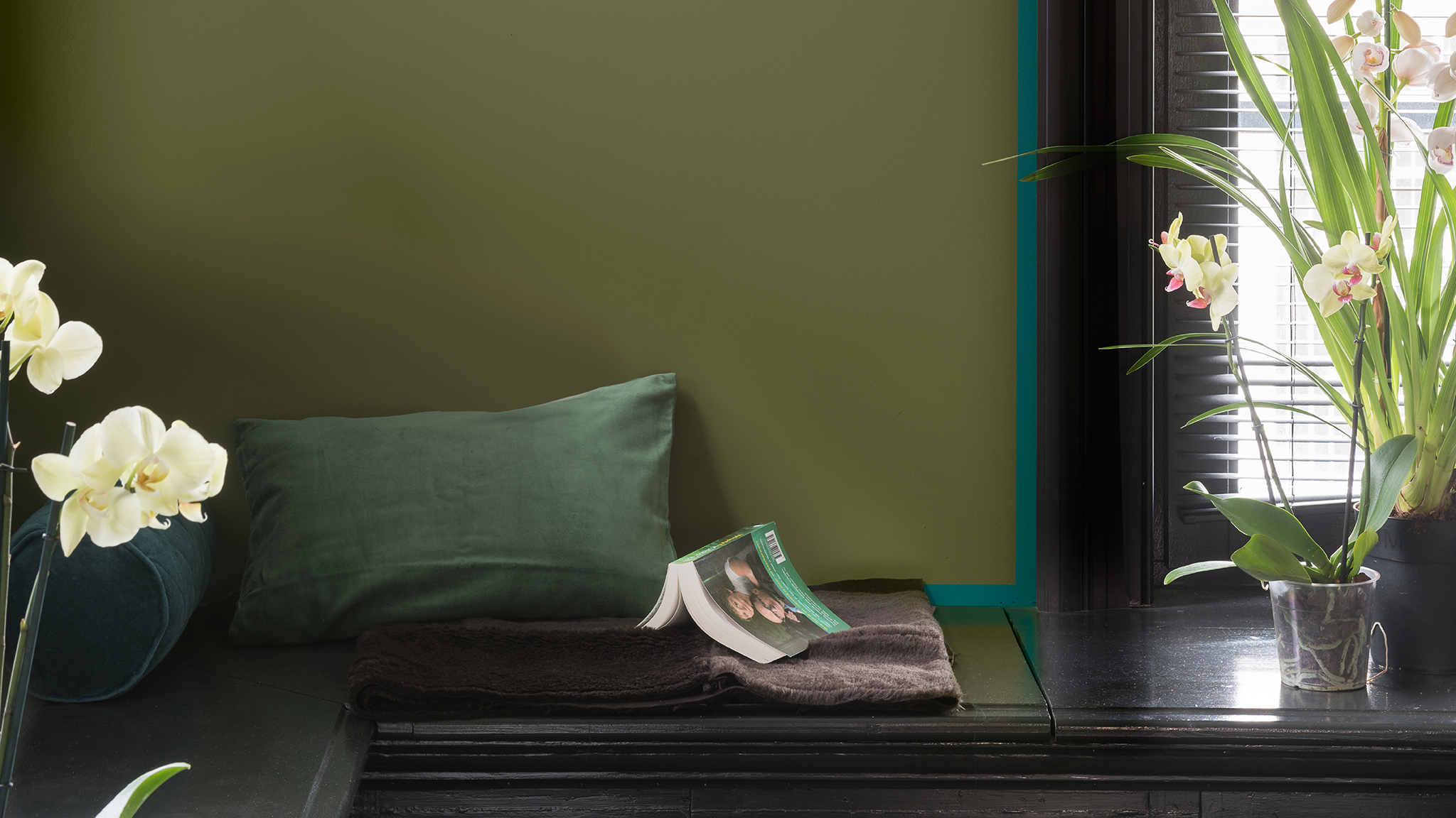 Green on green Use two natural tones to create something exciting. Modern turquoise and olive green create a unique new look.
