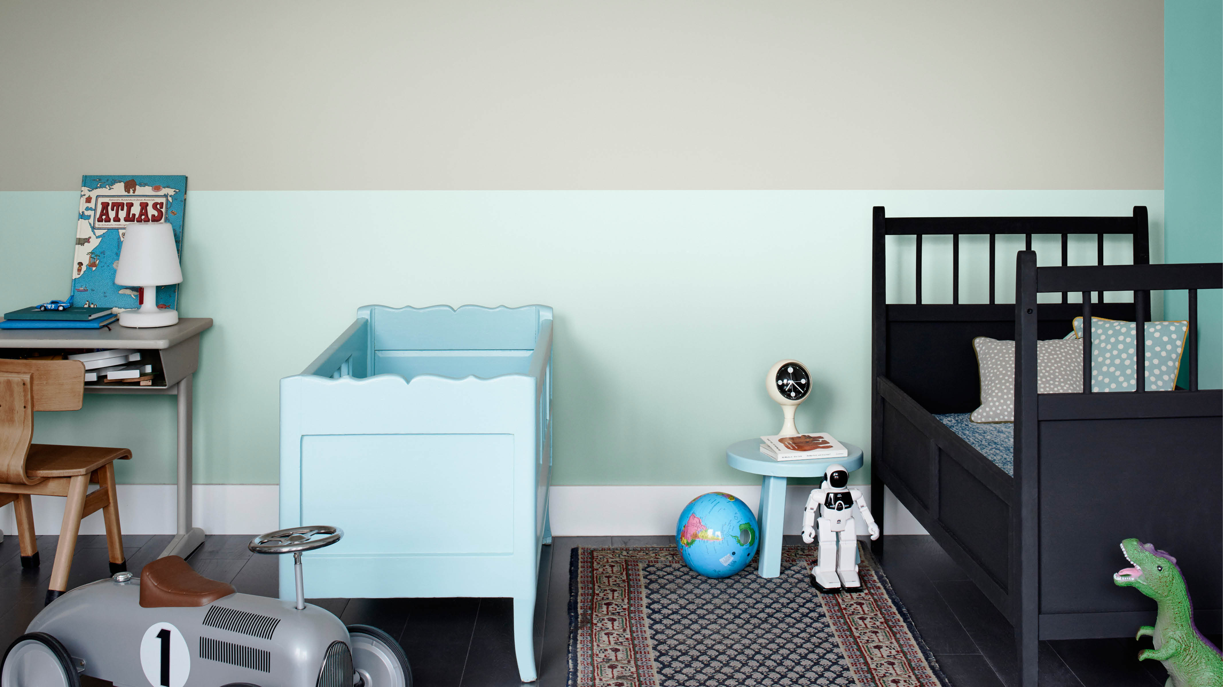 Shared bedroom with striped walls Bold horizontal stripes in varying shades of green is a timeless option, and works well for both boys and girls of all ages.